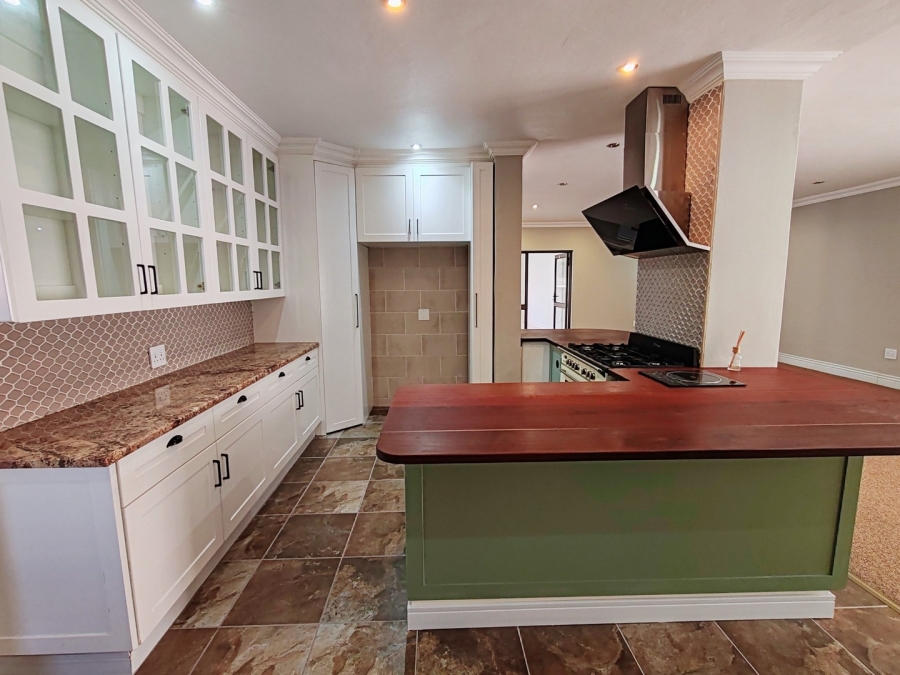 4 Bedroom Property for Sale in Grimbeeck Park North West